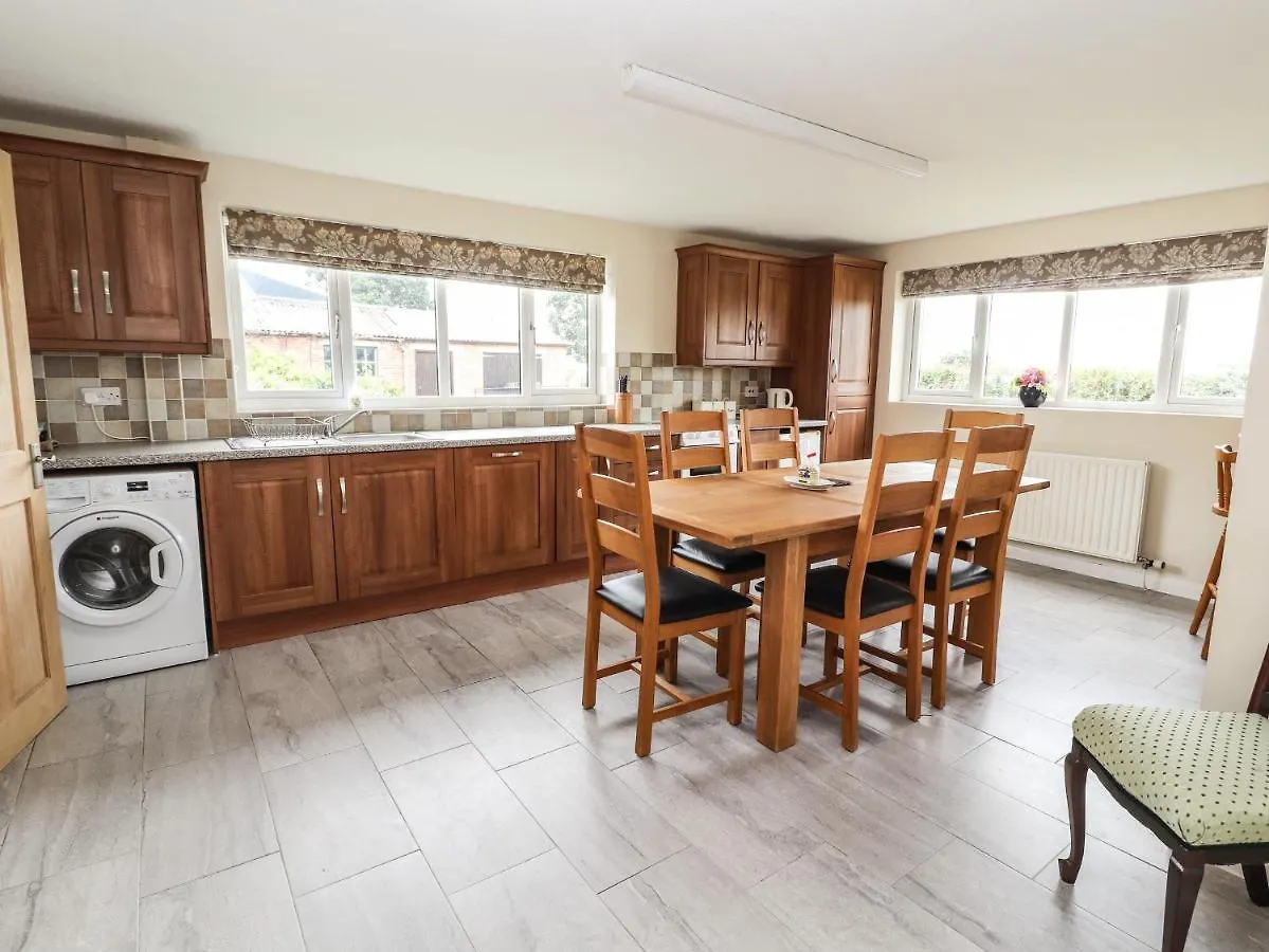 Holiday home Sandmartins Chester